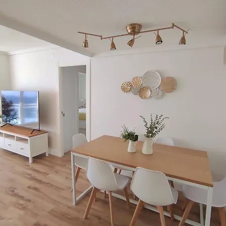 Adela Apartment, Lujo En 1ª Linea De Playa Appartement *